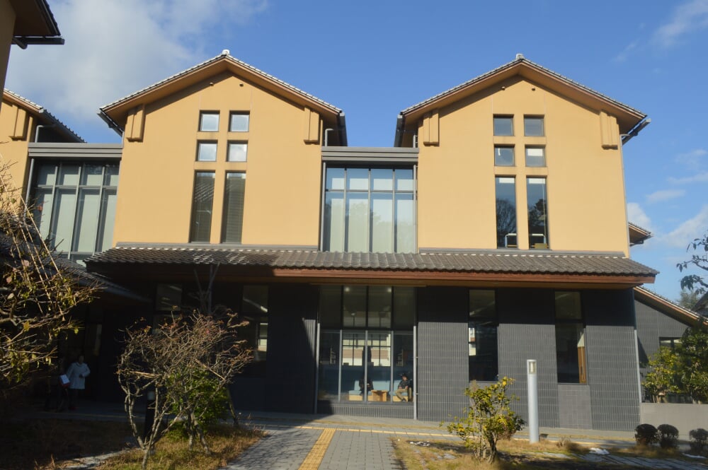 豊岡市立図書館の写真 ©Asturio(CC BY-SA 4.0)