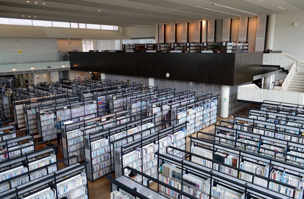 赤穂市立図書館の写真 ©Asturio(CC BY-SA 4.0)