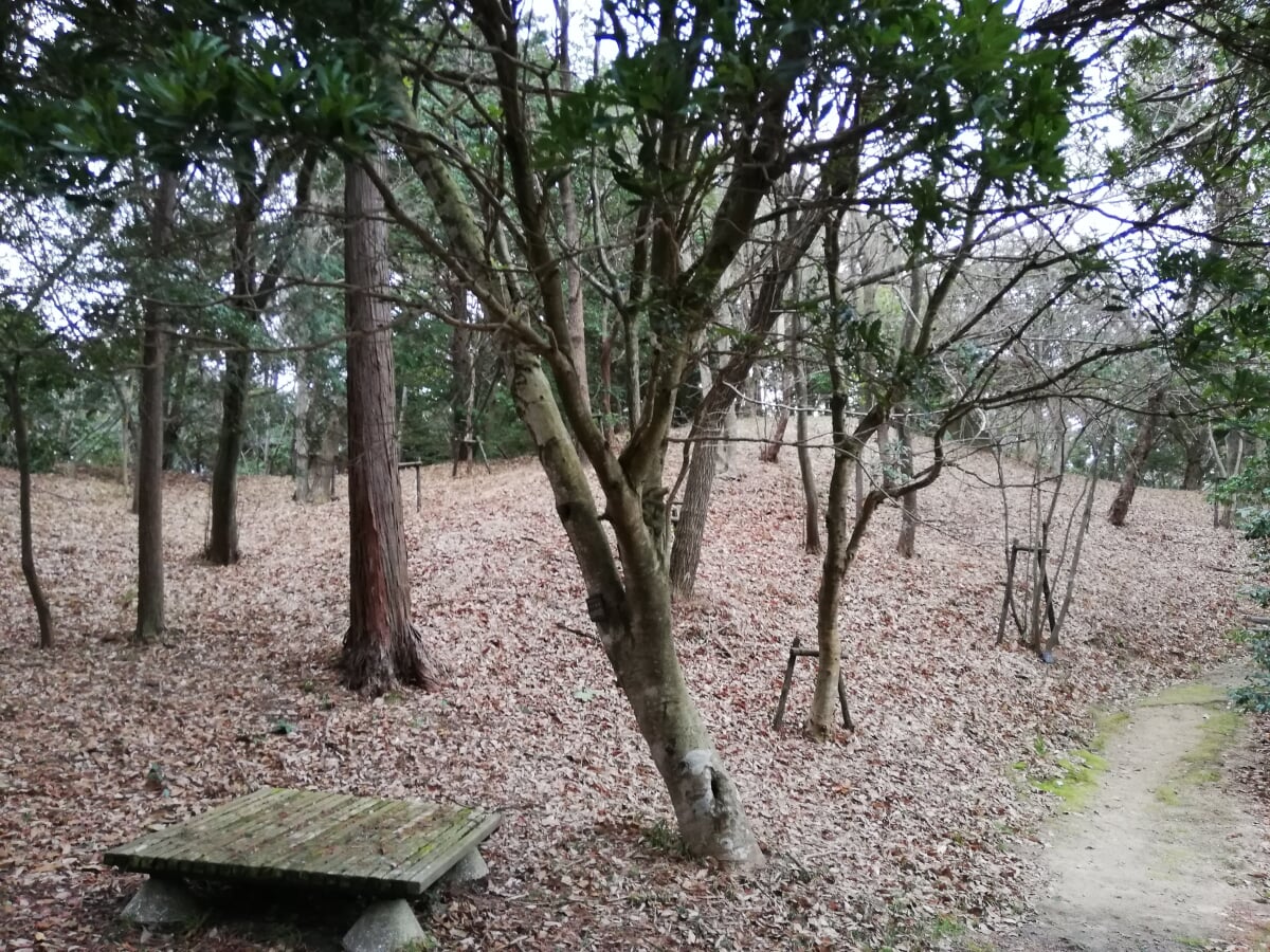 桜生史跡公園の写真 ©先従隗始(CC0)