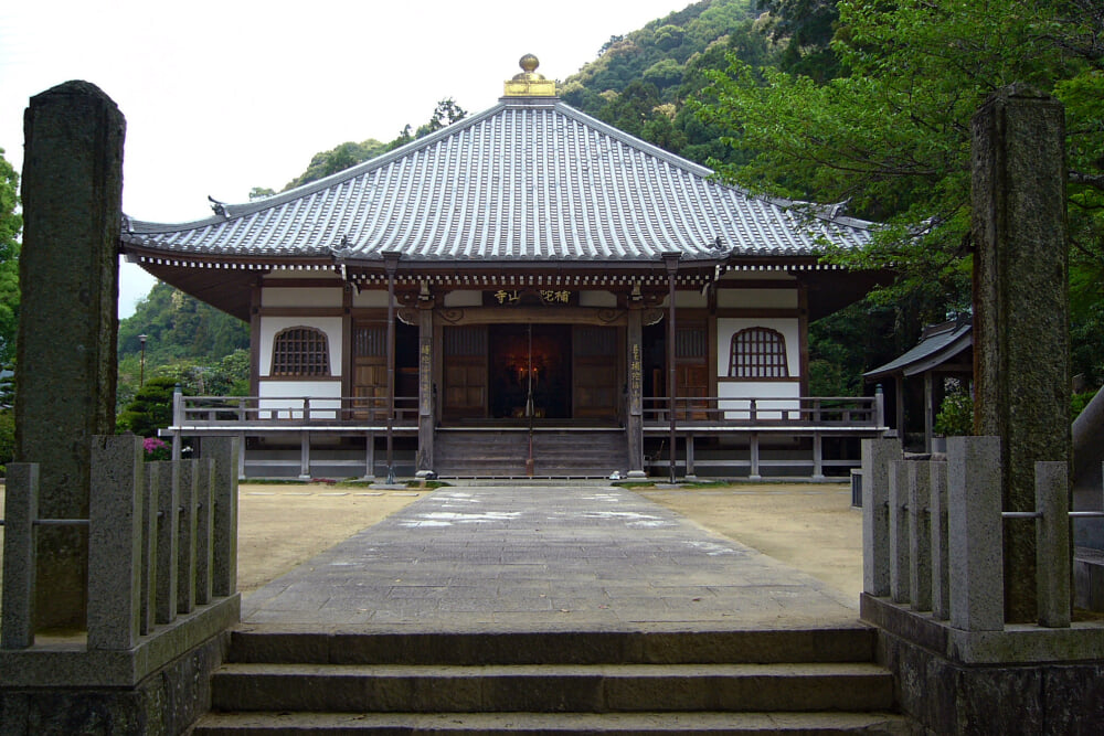 補陀洛山寺の写真 ©663highland(CC-BY-SA-3.0)