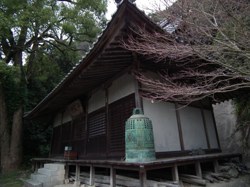 弥谷寺の写真 ©松岡明芳(CC BY-SA 3.0)