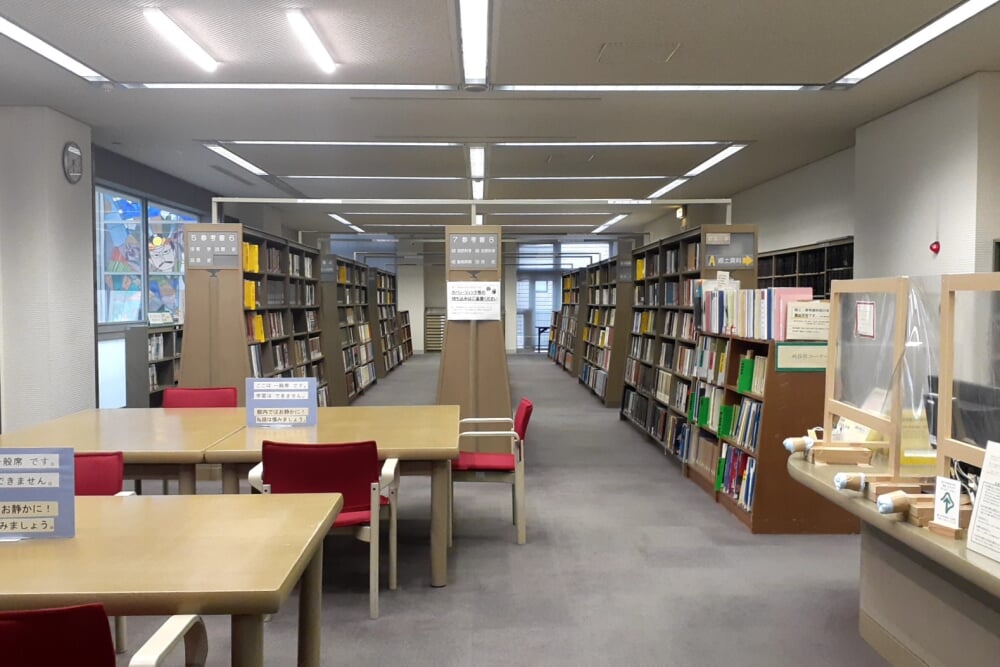 刈谷市中央図書館の写真 ©Asturio(CC BY-SA 4.0)