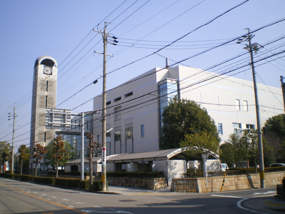 刈谷市中央図書館の写真 ©ButuCC(Public domain)