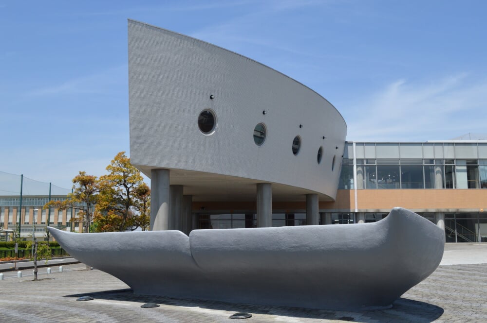 飛島村図書館の写真 ©Asturio(CC BY-SA 4.0)