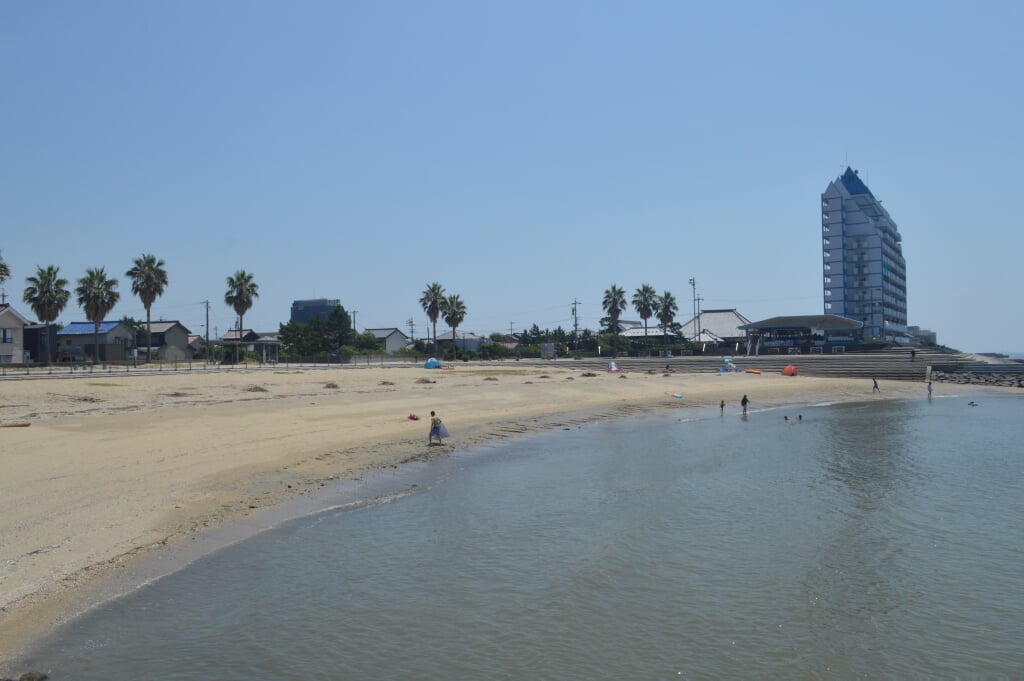 大野海水浴場の写真 ©Asturio(CC BY-SA 4.0)