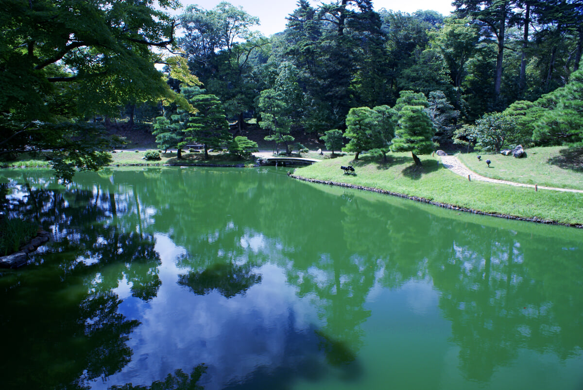 彦根城 玄宮園・楽々園の写真 ©663highland(CC-BY-SA-3.0)