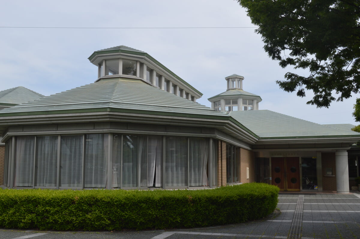 大井川図書館の写真 ©Asturio(CC BY-SA 4.0)