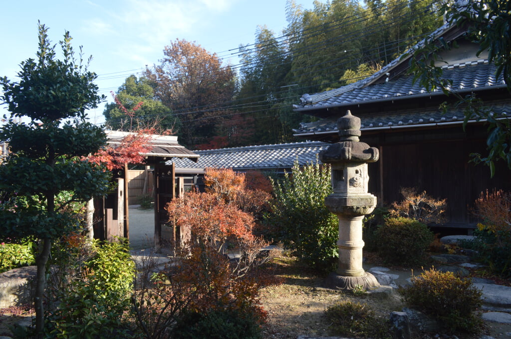 旧市川家住宅の写真 ©Asturio(CC BY-SA 4.0)