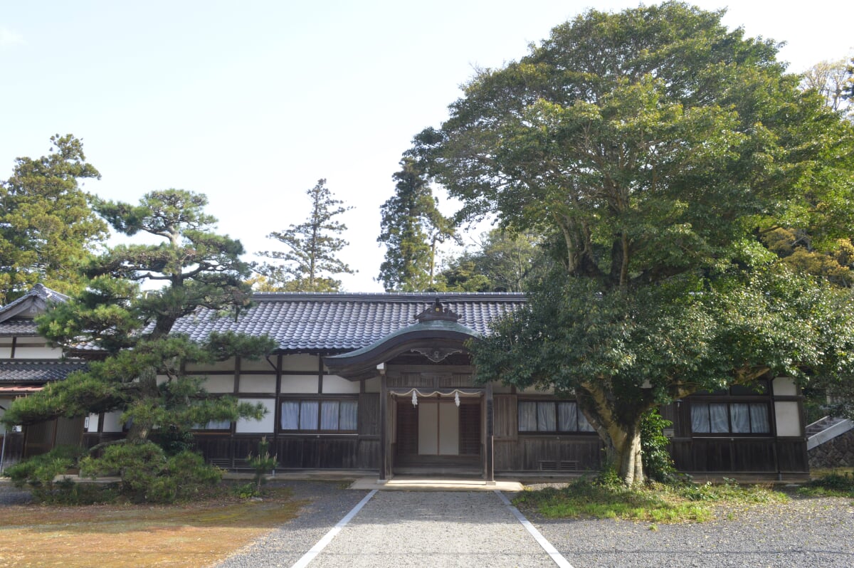 隠岐神社の写真 ©Asturio(CC BY-SA 4.0)