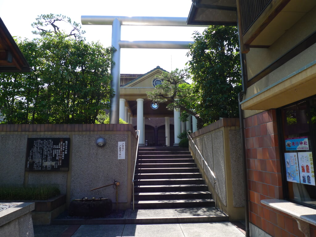 飛行神社の写真 ©Motokoka(CC BY-SA 4.0)