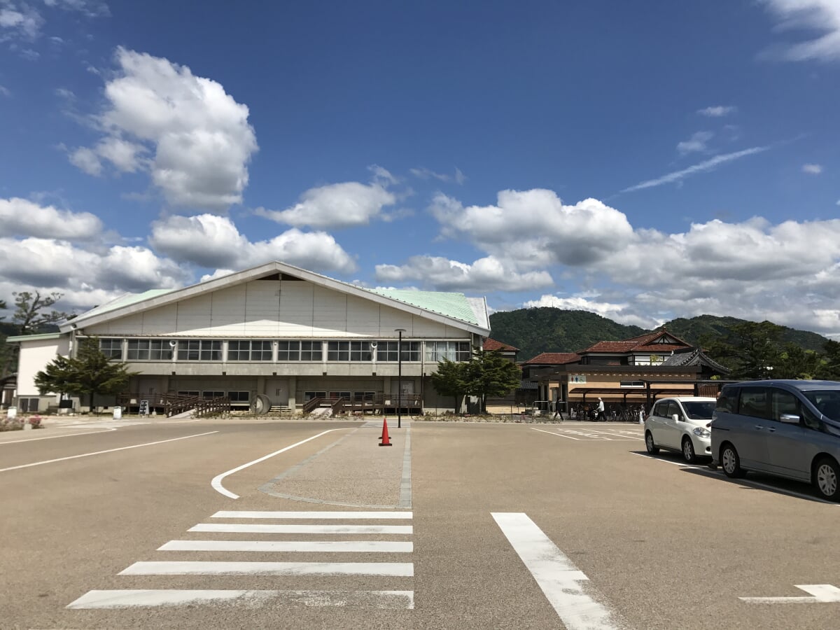 明倫小学校本館の写真 ©そらみみ(CC BY-SA 4.0)