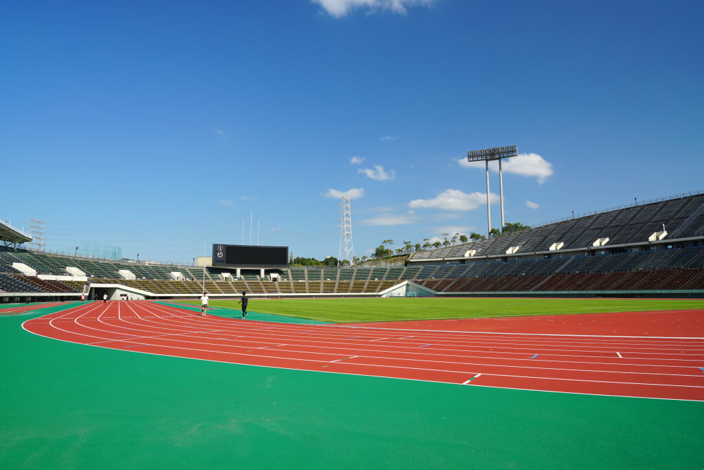 神戸総合運動公園ユニバー記念競技場の写真 ©663highland(CC-BY-SA-3.0)