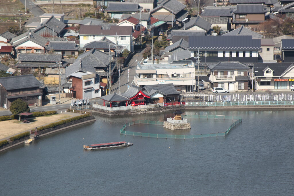 苧ヶ瀬池の写真 ©Alpsdake(CC BY-SA 4.0)