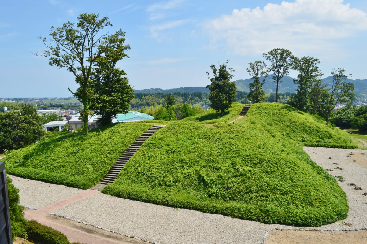 柳田布尾山古墳の写真 ©Saigen(CC0)