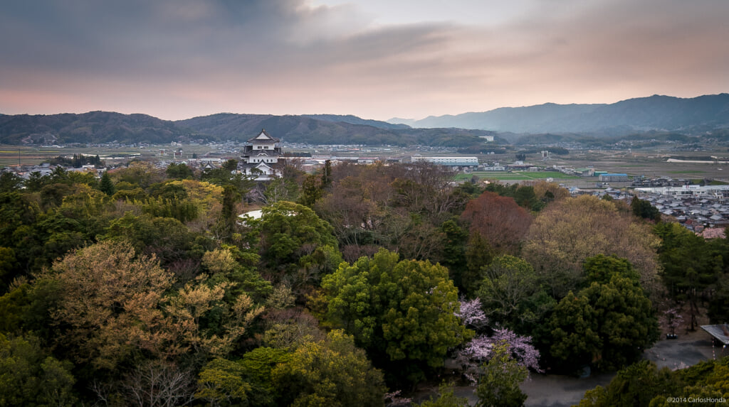 俳聖殿の写真 ©carloshonda(CC BY 3.0)