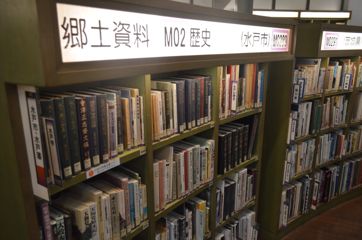 西部図書館の写真 ©Asturio(CC BY-SA 4.0)