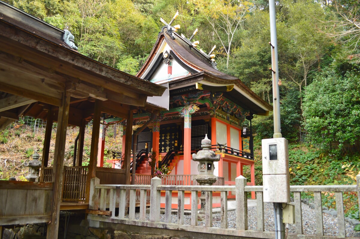 鳴無神社の写真 ©Saigen(CC0)