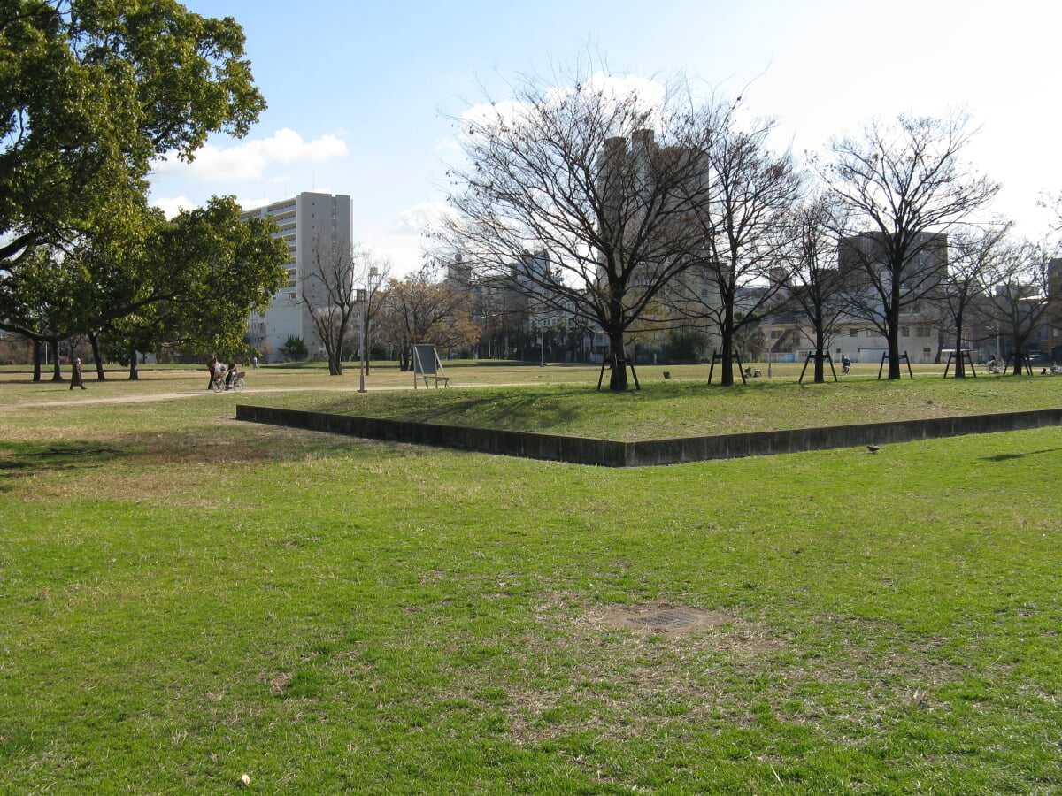 難波宮跡公園の写真 ©KENPEI(CC BY-SA 3.0)