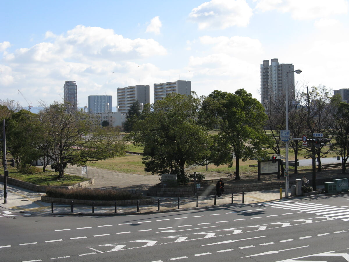 難波宮跡公園の写真 ©KENPEI(CC BY-SA 3.0)