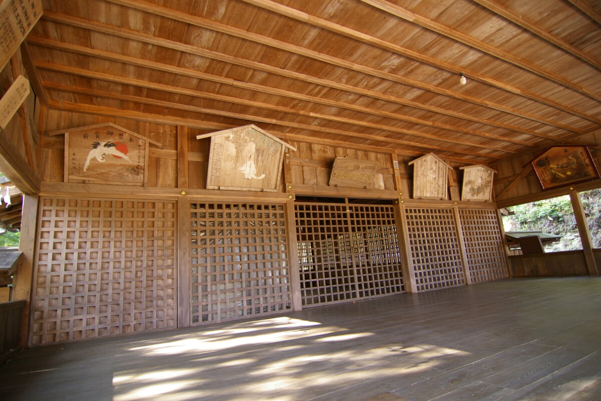 武並神社の写真 ©takami torao(Public domain)