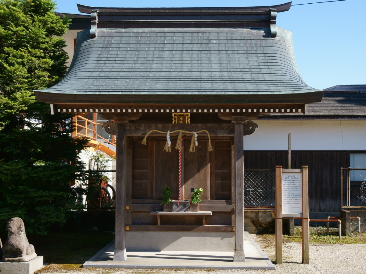 与賀神社の写真 ©Peka(CC BY-SA 4.0)