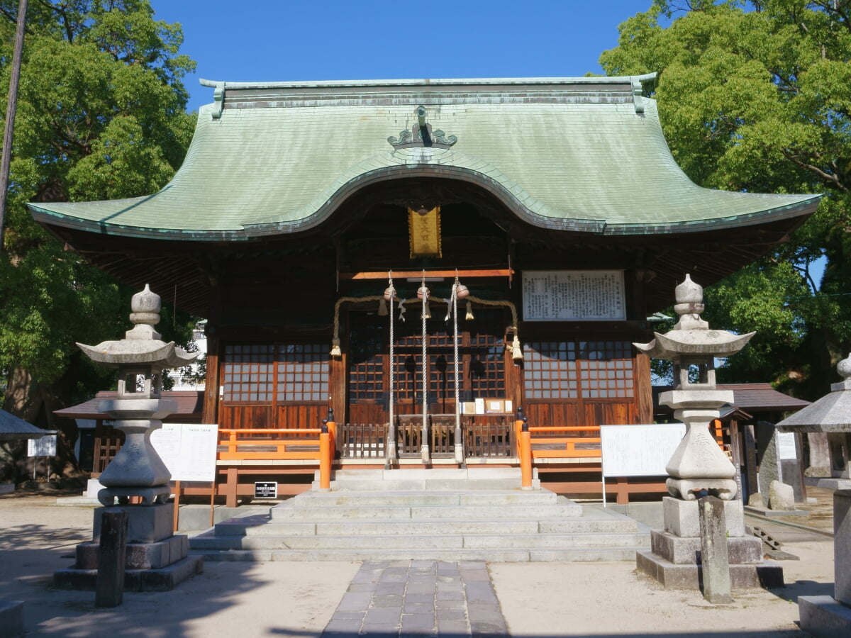 与賀神社の写真 ©Pekachu(CC BY-SA 4.0)