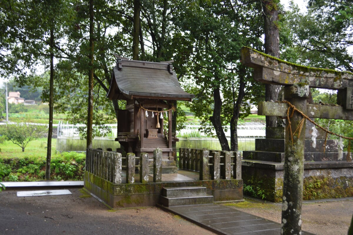 西寒多神社の写真 ©Saigen(CC0)