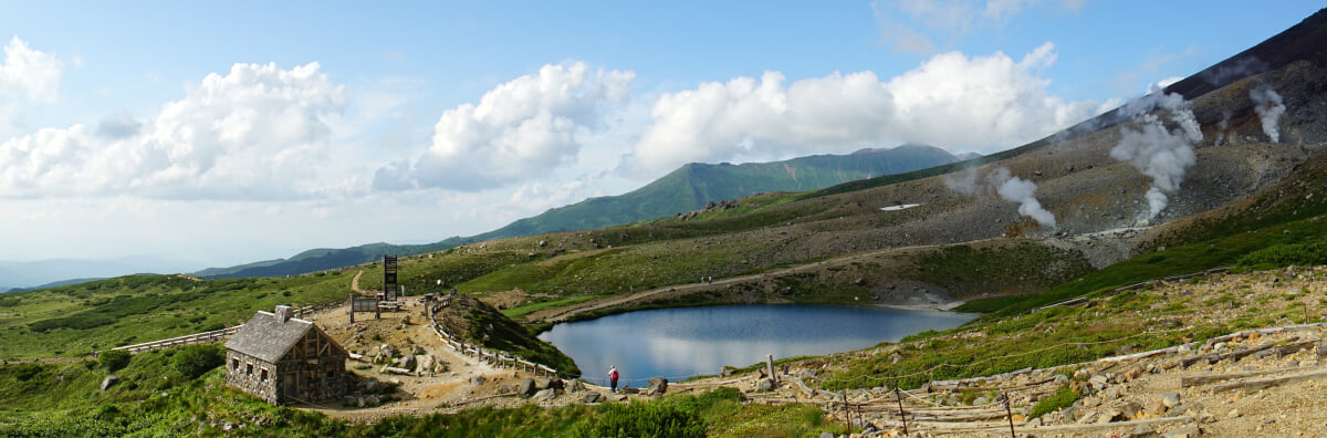 姿見の池の写真 ©663highland(CC-BY-SA-3.0)