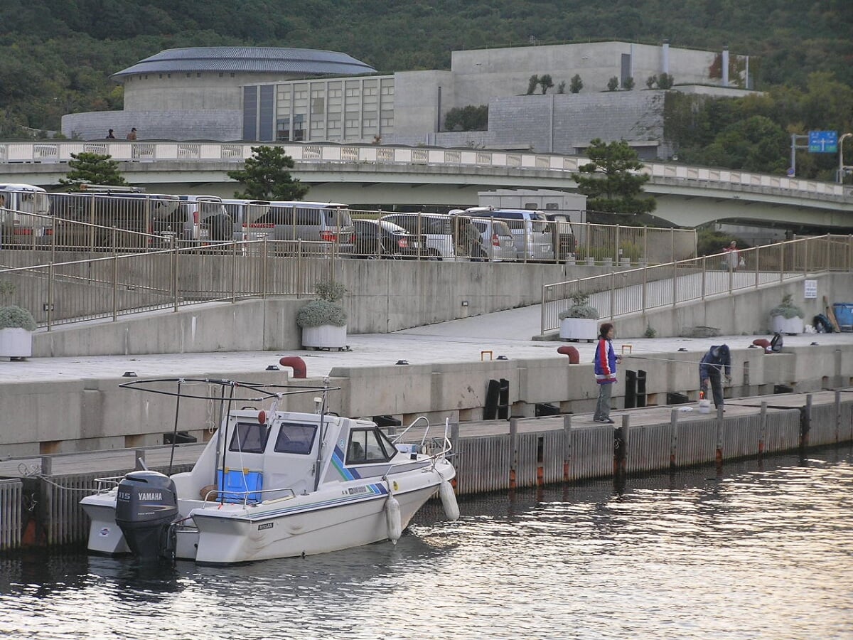 あわじ交流の翼港海の駅の写真 ©はるしおん(CC BY-SA 3.0)