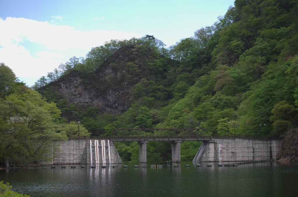 碓氷湖の写真 ©Инариский(CC BY 2.0)