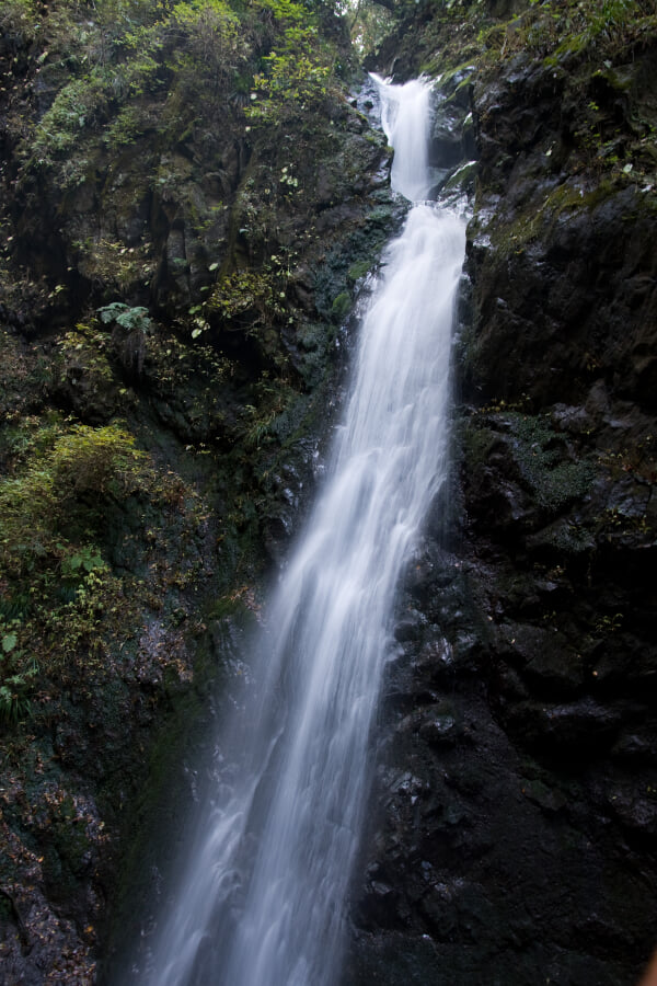 塩川滝の写真 ©Σ64(CC BY 3.0)