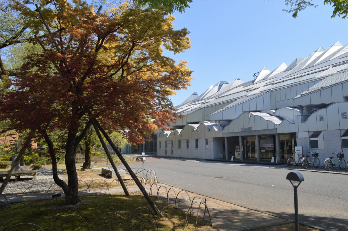 飯田市美術博物館の写真 ©Asturio(CC BY-SA 4.0)