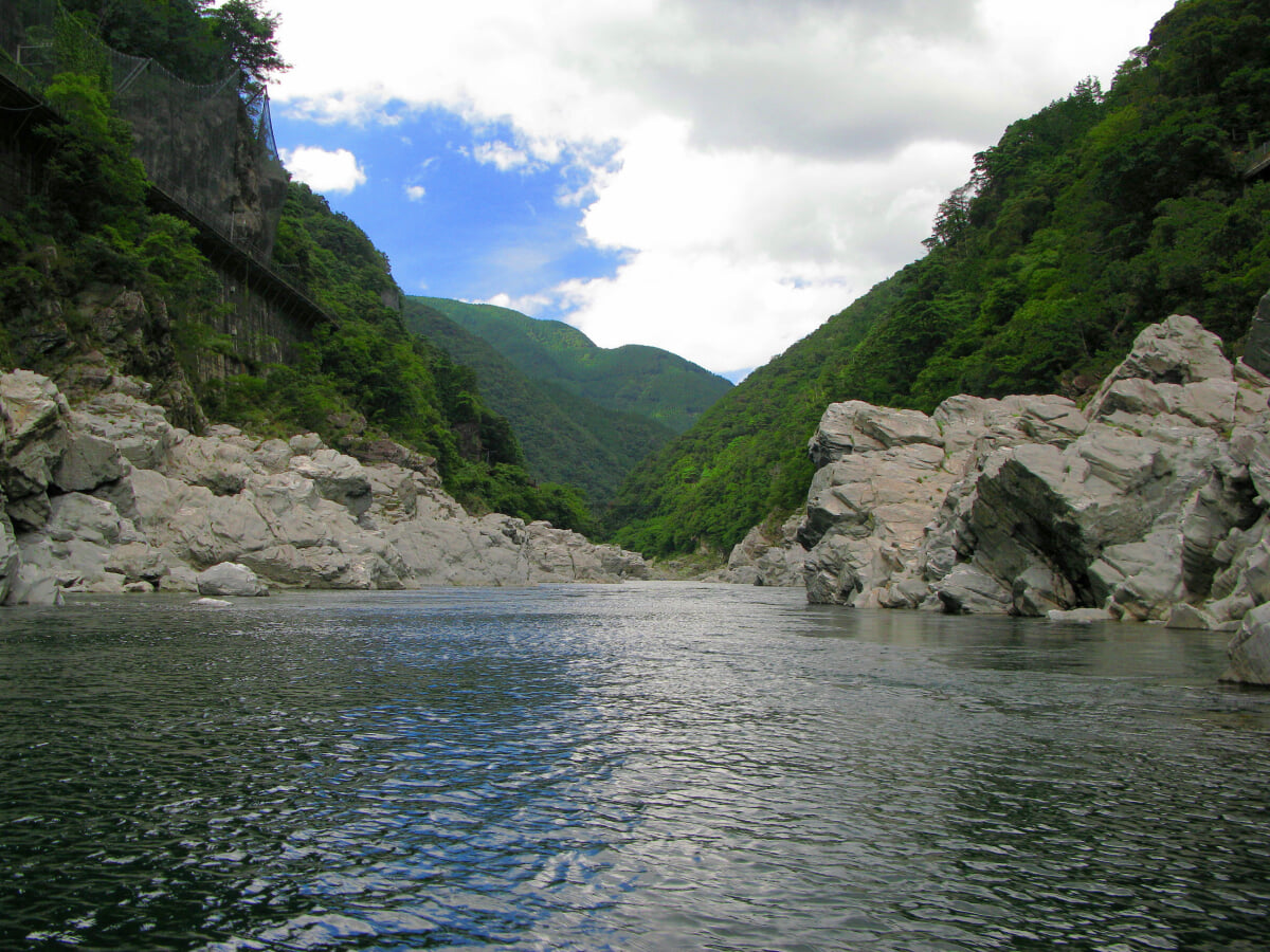 大歩危峡の写真 ©京浜にけ(CC BY-SA 3.0)