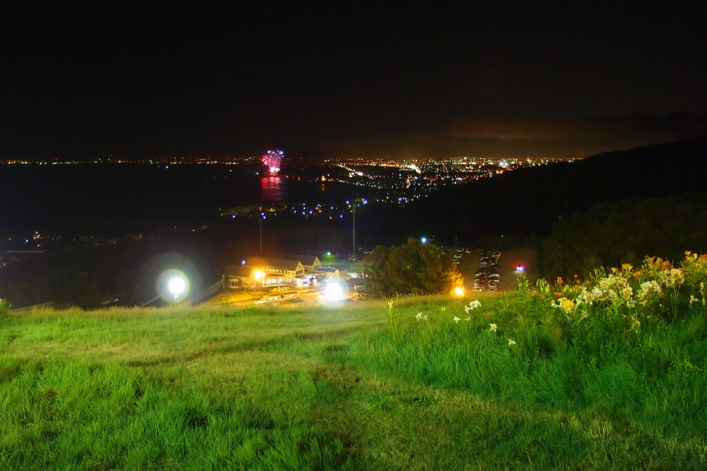 オーンズ春香山ゆり園の写真 ©t-konno(CC BY-SA 3.0)