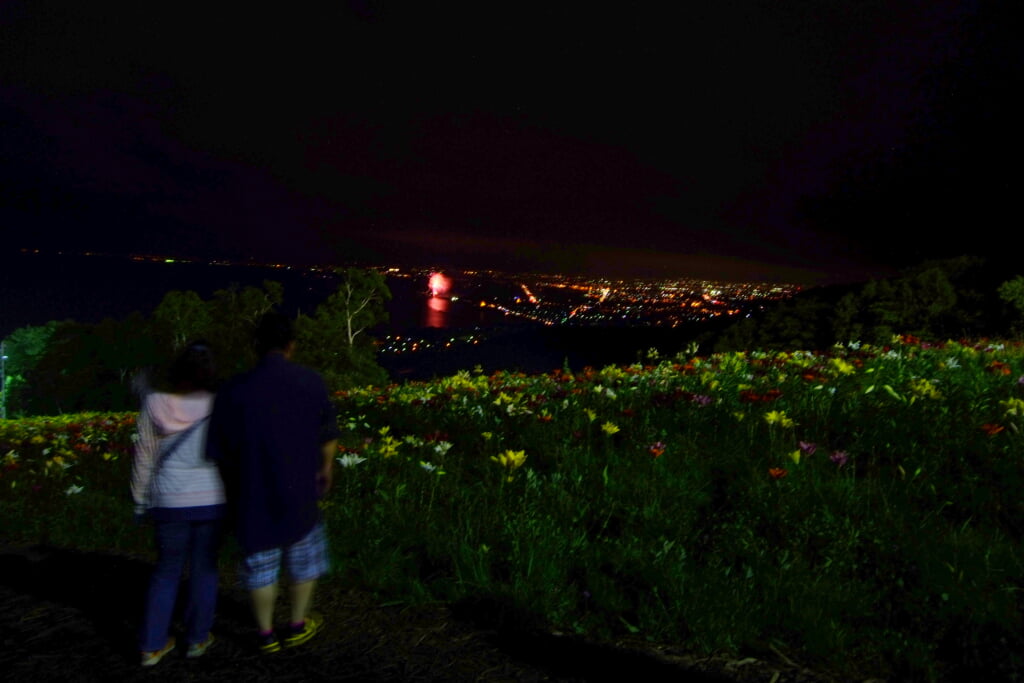 オーンズ春香山ゆり園の写真 ©t-konno(CC BY-SA 3.0)