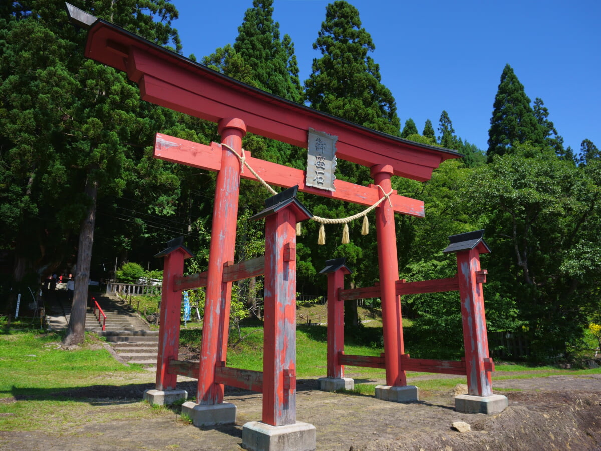 御座石神社の写真 ©掬茶(CC BY-SA 4.0)