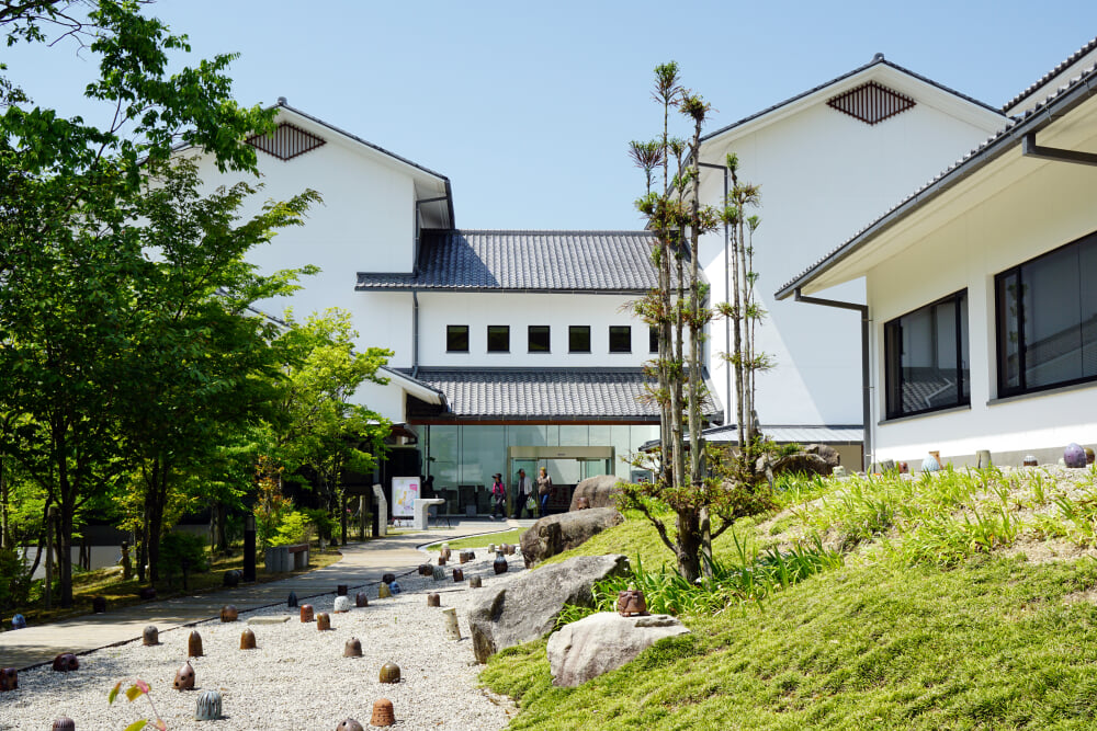 兵庫陶芸美術館の写真 ©663highland(CC-BY-SA-3.0)