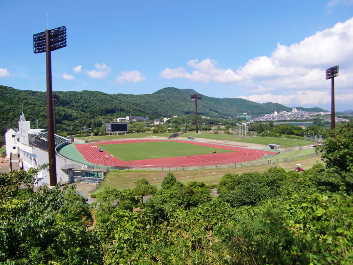 長崎市総合運動公園の写真 ©Dakei-yasu(CC BY-SA 3.0)