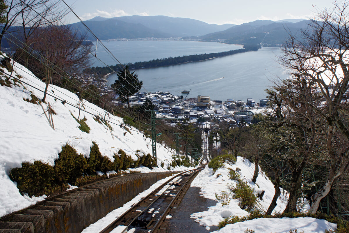 天橋立ケーブルカーの写真 ©663highland(CC BY-SA 3.0)