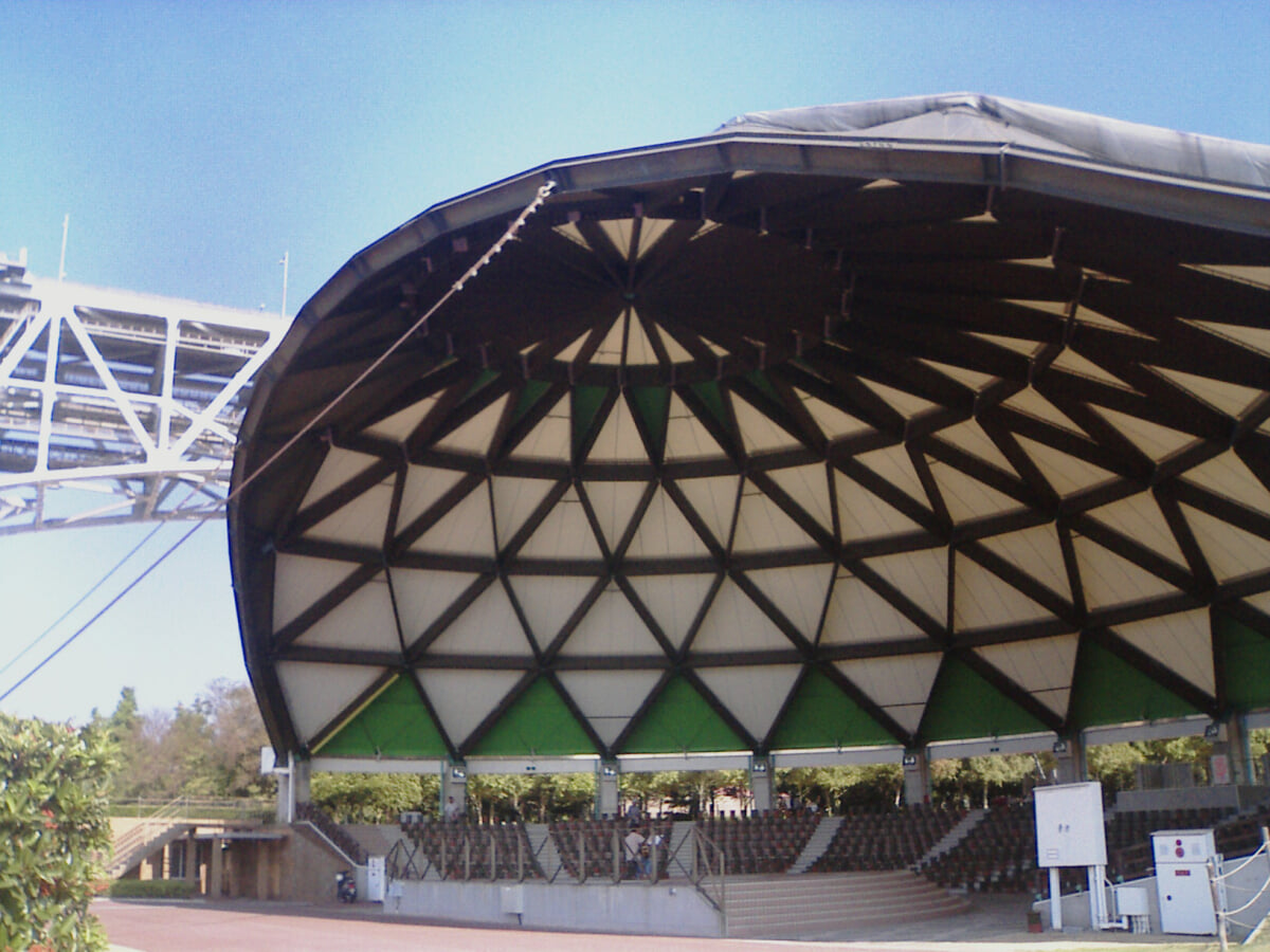 瀬戸大橋記念公園の写真 ©Toto-tarou(CC BY-SA 3.0)