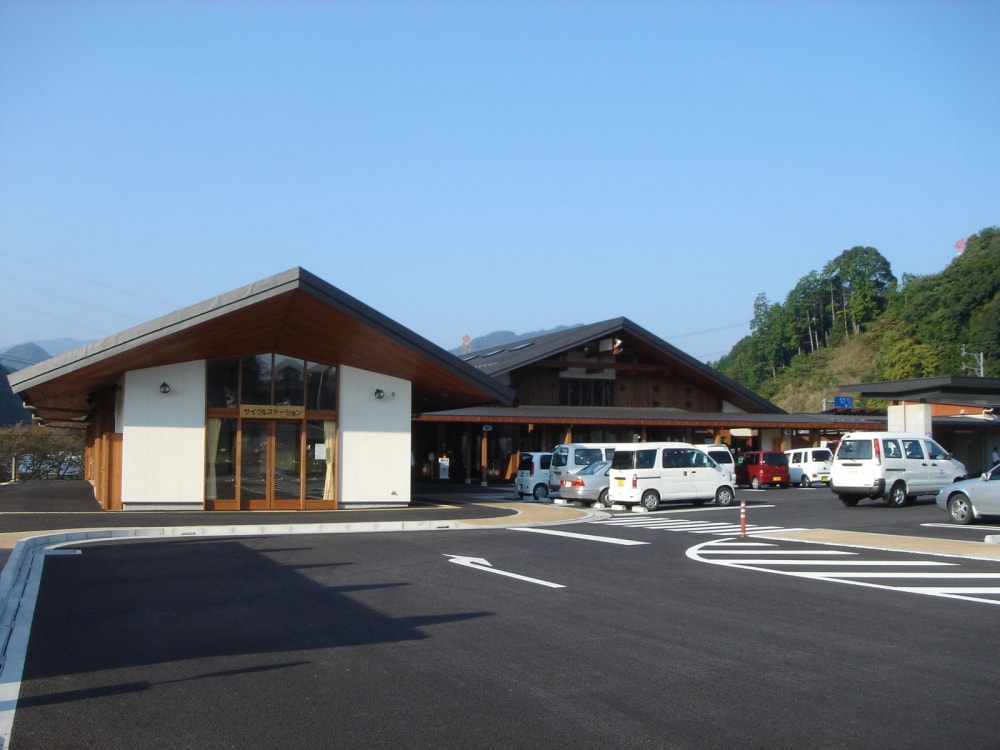 道の駅 美濃にわか茶屋の写真 ©Monami(CC-BY-SA-3.0)