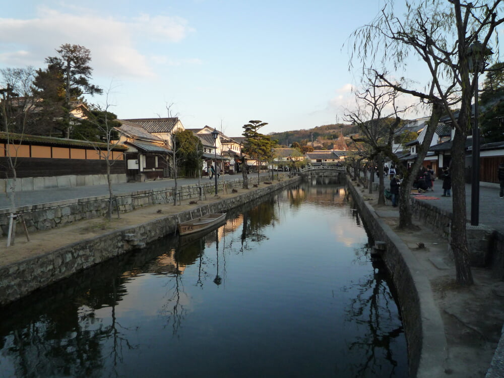 倉敷美観地区の写真 ©tozanka(Public domain)