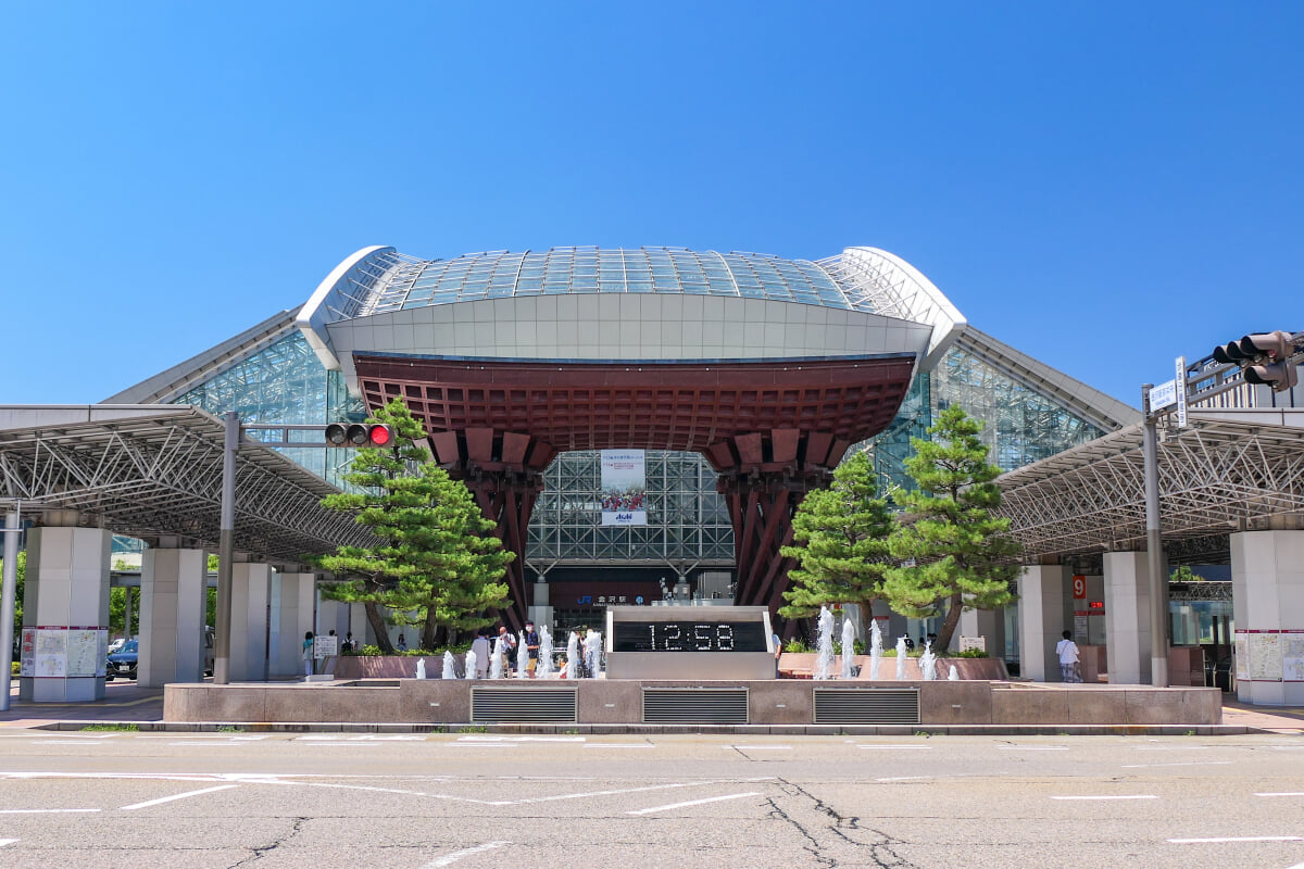 金沢駅 鼓門・もてなしドームの写真 ©MaedaAkihiko(CC BY-SA 4.0)