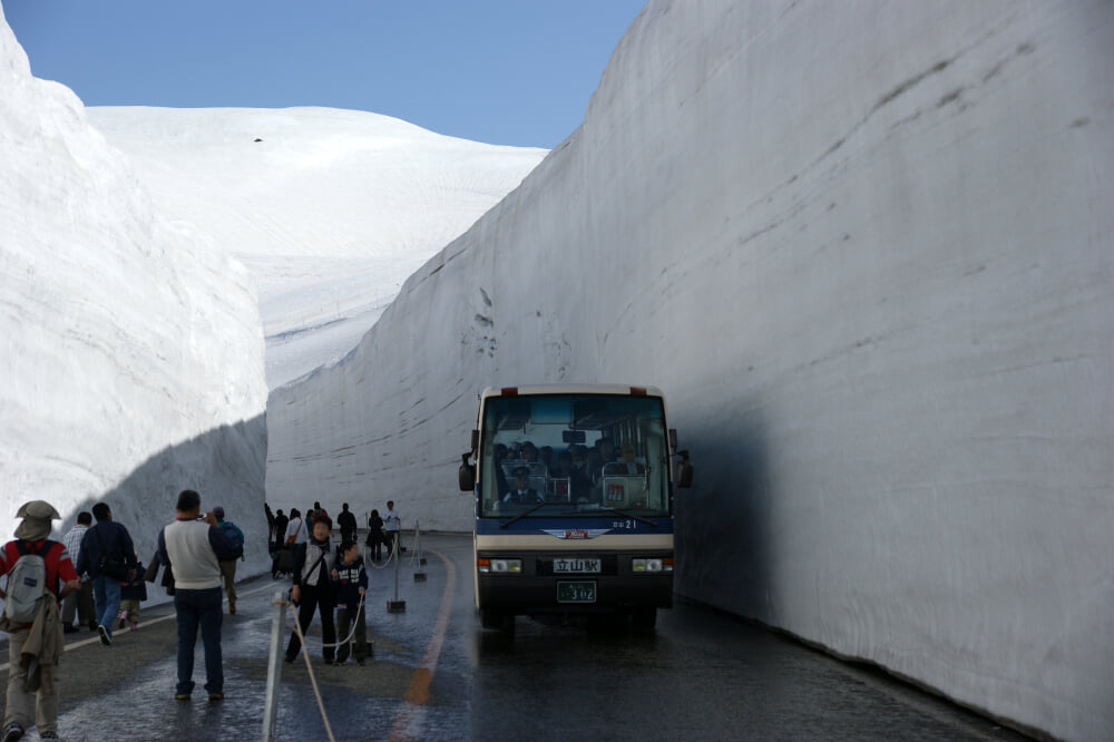 雪の大谷の写真 ©663highland(CC-BY-SA-3.0)