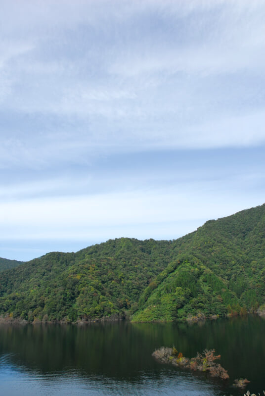 徳山ダムの写真 ©BONGURI(CC BY-ND 2.0)