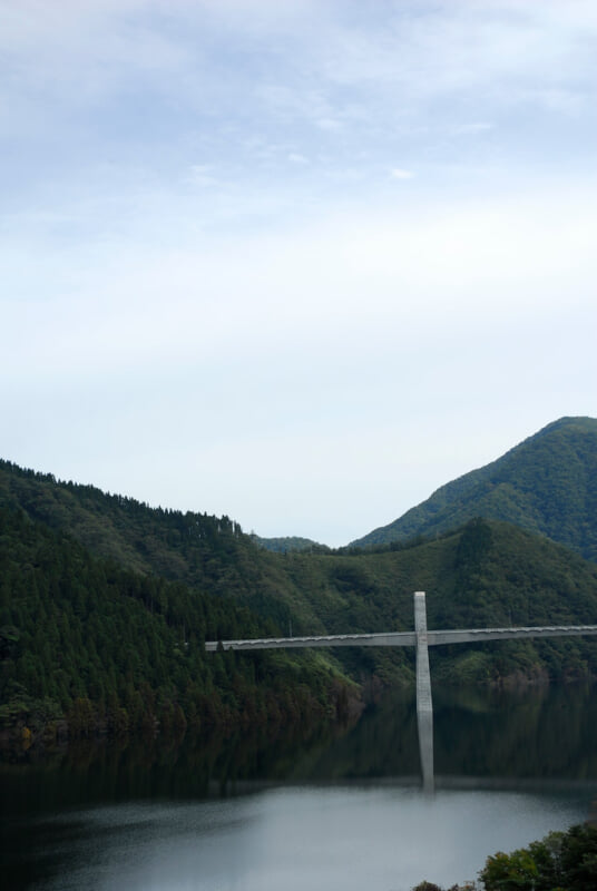 徳山ダムの写真 ©BONGURI(CC BY-ND 2.0)