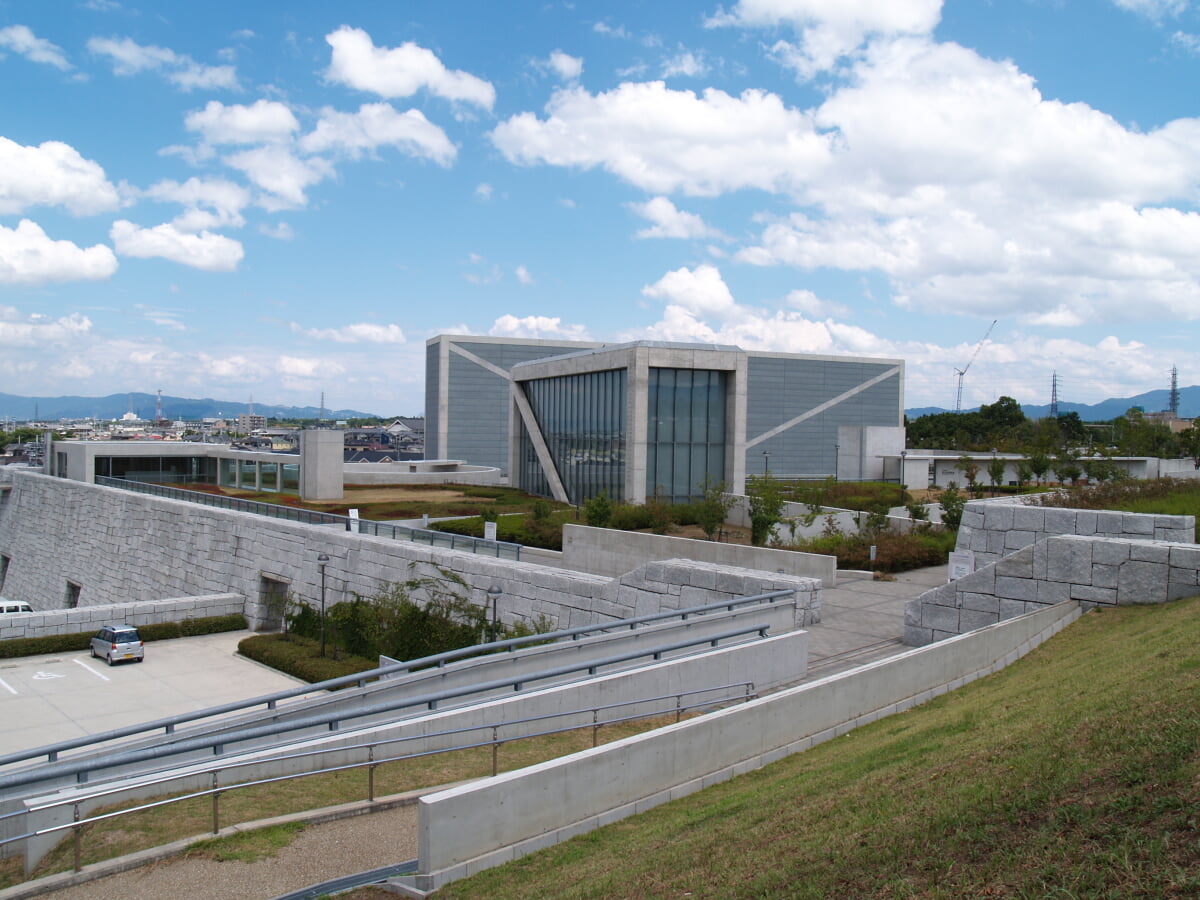 大阪府立狭山池博物館の写真 ©takopon44(CC BY-SA 3.0)