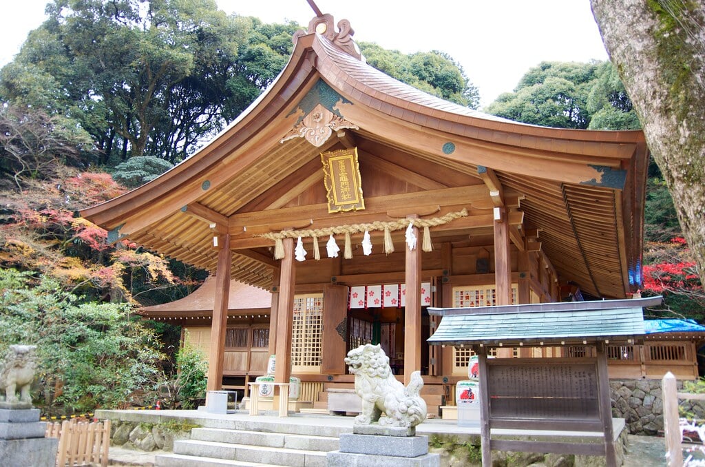 竈門神社の写真 ©yuki5287(CC BY 2.0)