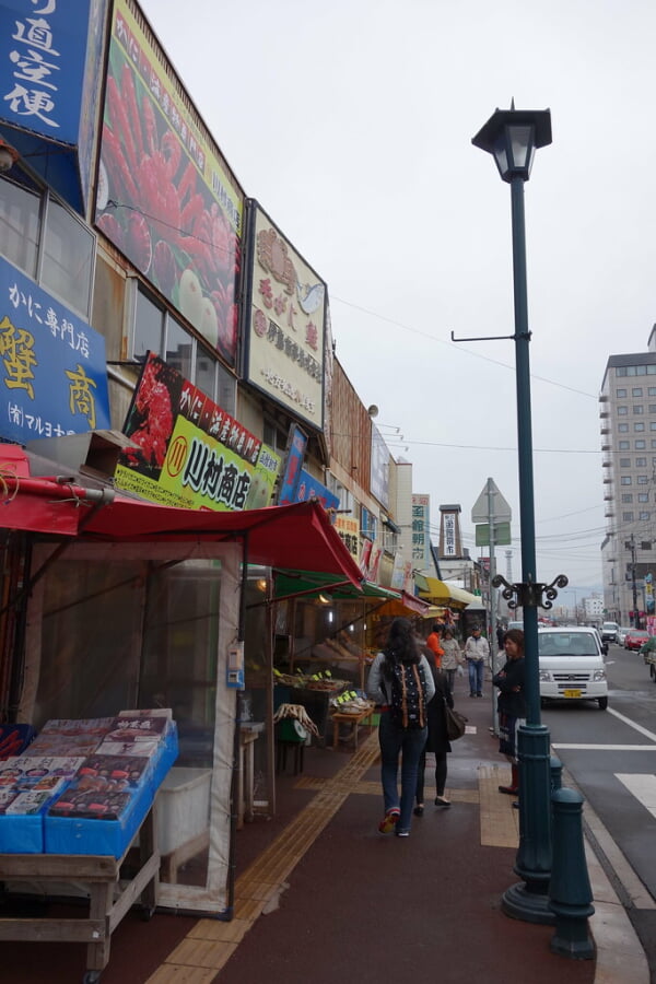 函館朝市の写真 ©Richard, enjoy my life!(CC BY-SA 2.0)