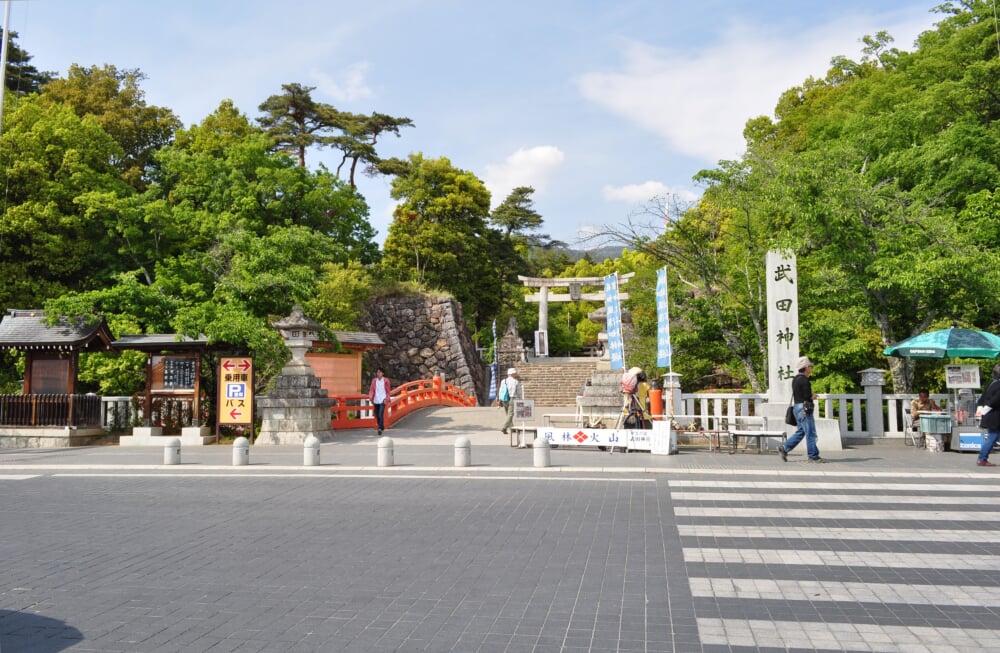 武田神社の写真 ©江戸村のとくぞう(CC BY-SA 4.0)